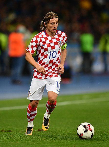 队报评法甲第14轮最佳阵：托万助朗斯登顶领衔，巴黎无人入选