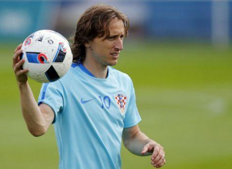 BBC：樱桃要在冬窗留住塞梅尼奥，倾向赛季后更低价格放人