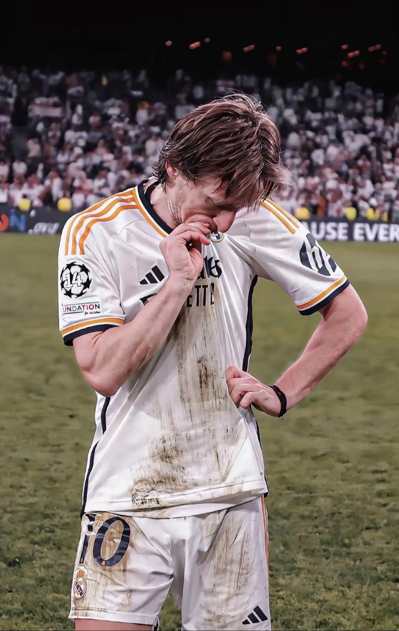 罗马诺：曼联已告知莱比锡准备正式报价谢什科